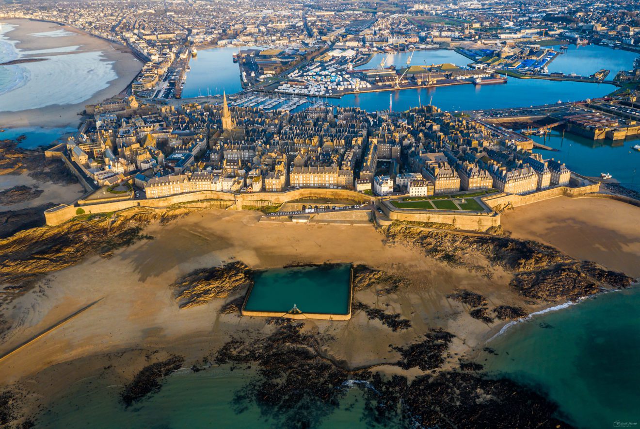 paysages saint malo, la cote d'émeraude ainsi que le littoral breton