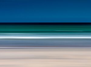Paysage abstrait en ambiance zen, photographié sur la Côte d’Émeraude